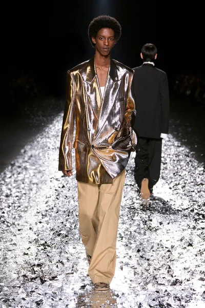 Look 68
